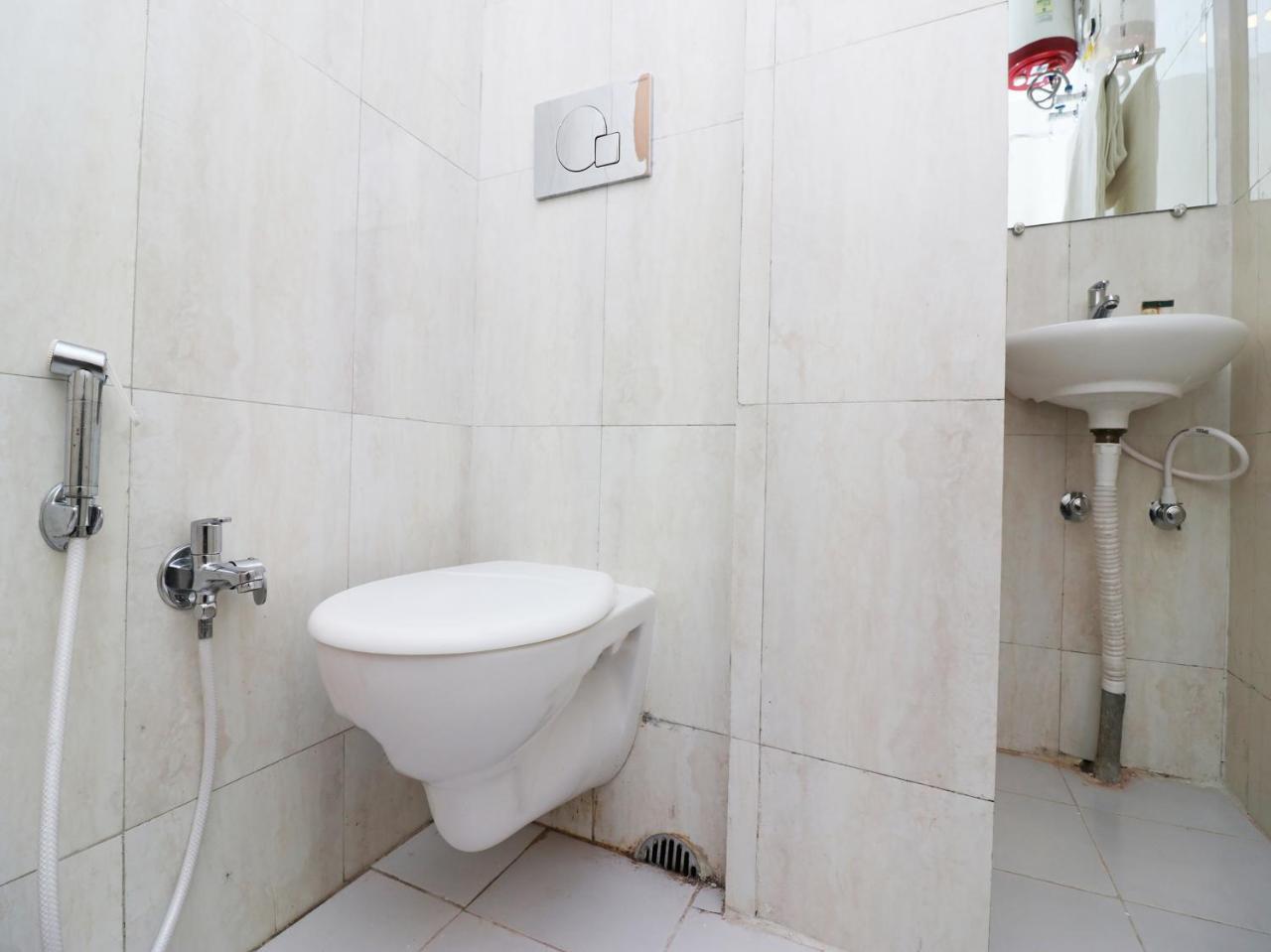 Oyo 15637 Transit Express Hotel Kolkata Ngoại thất bức ảnh